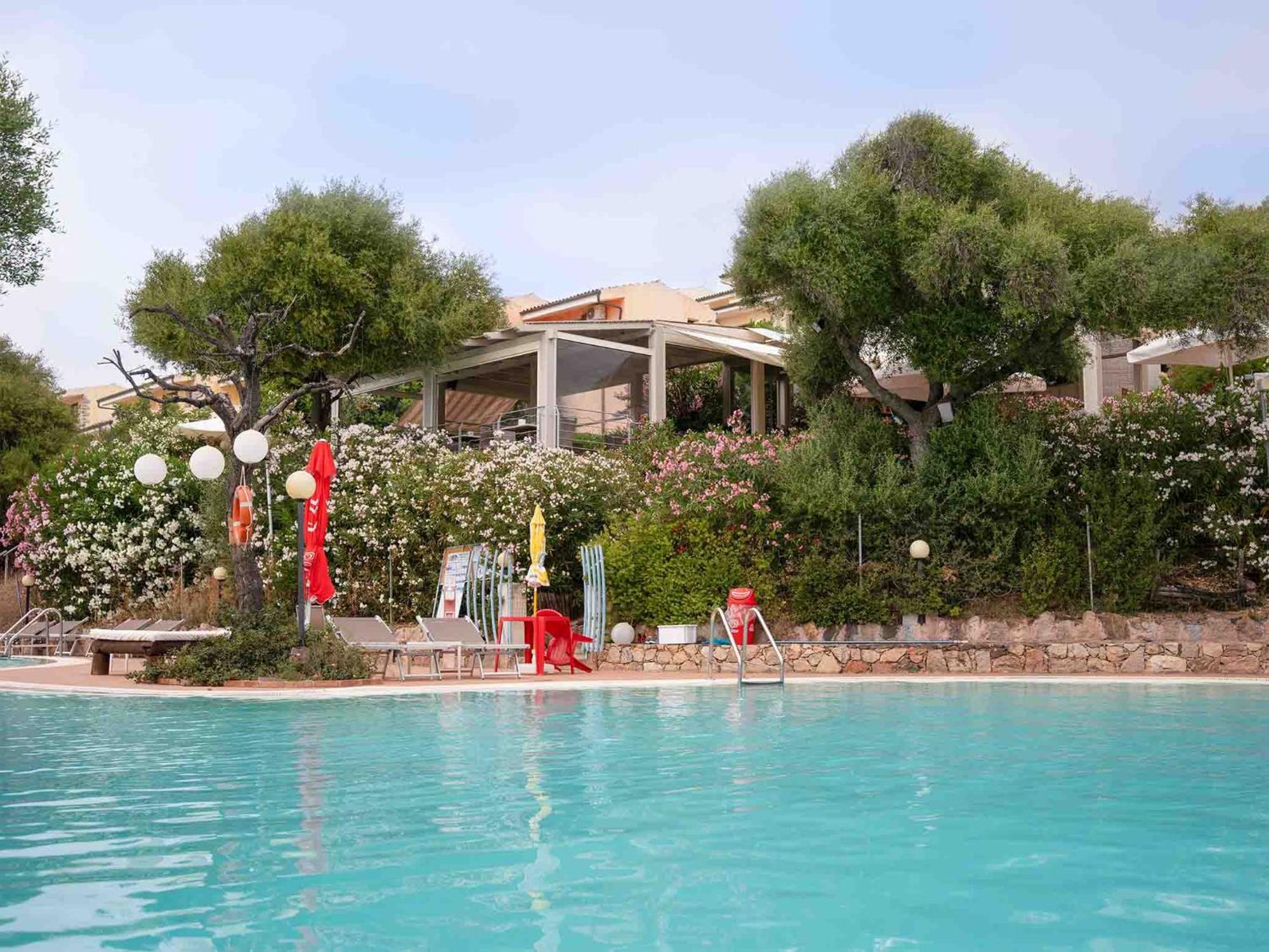 Aparthotel Il Borgo Di Badesi Extérieur photo