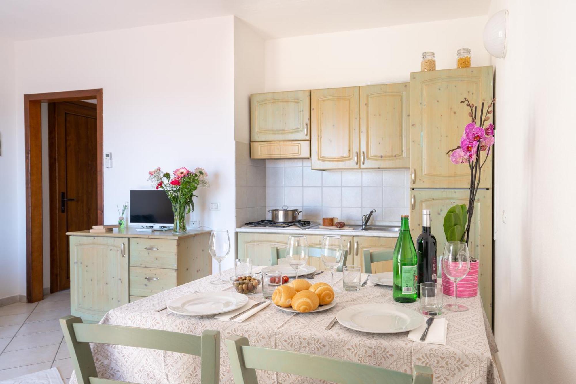 Aparthotel Il Borgo Di Badesi Extérieur photo