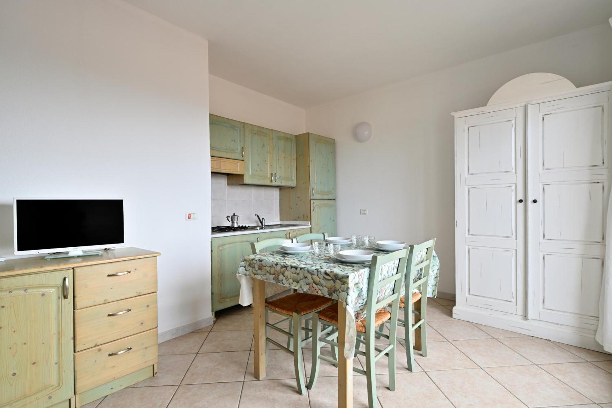 Aparthotel Il Borgo Di Badesi Extérieur photo