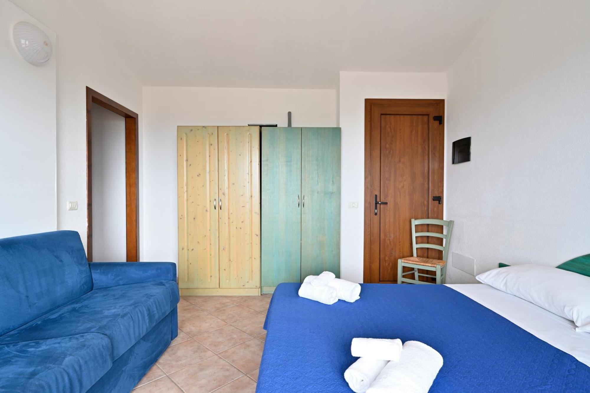 Aparthotel Il Borgo Di Badesi Extérieur photo