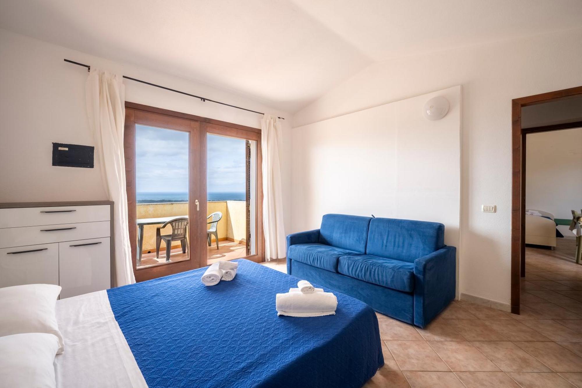 Aparthotel Il Borgo Di Badesi Extérieur photo