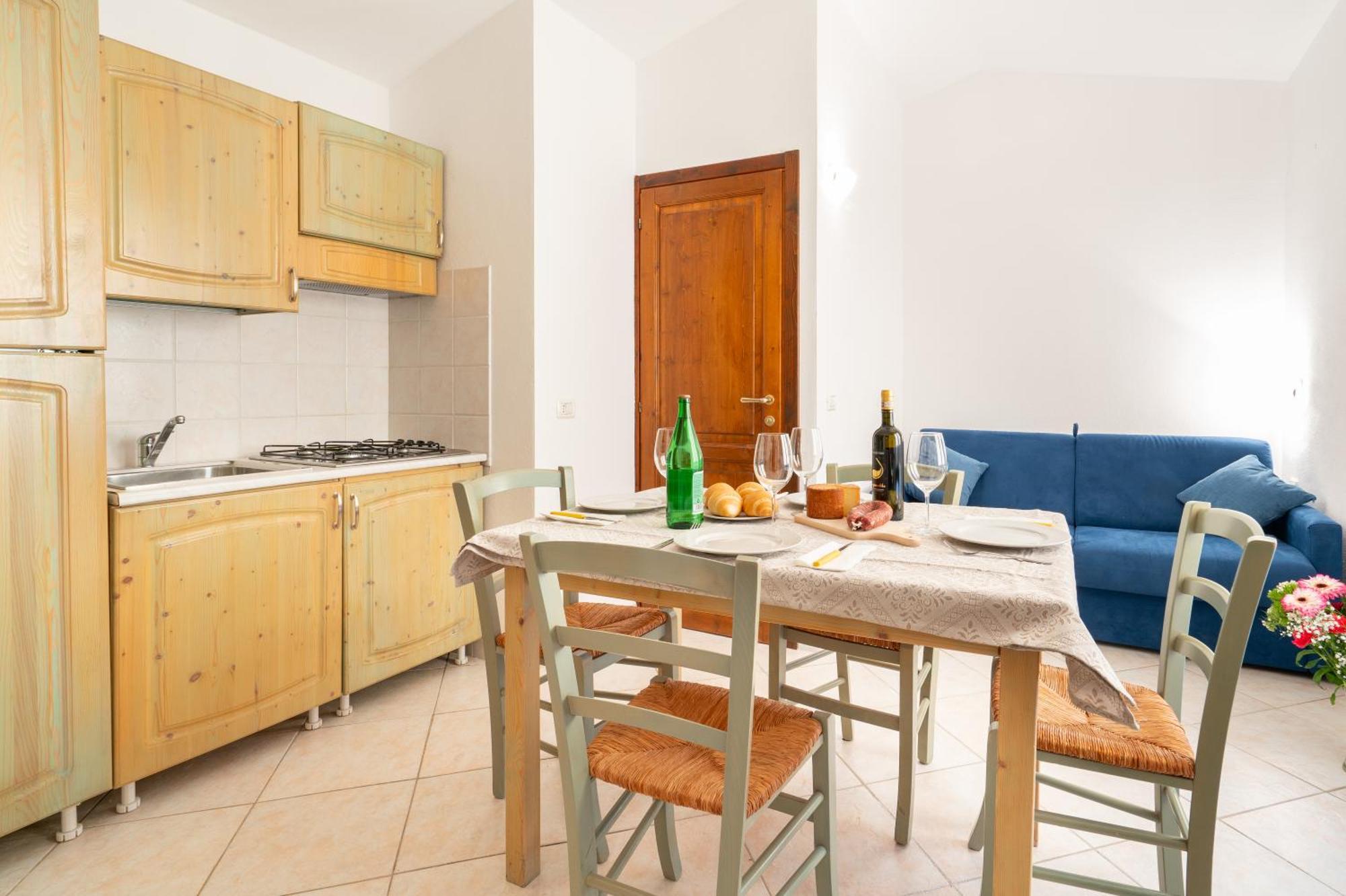 Aparthotel Il Borgo Di Badesi Extérieur photo